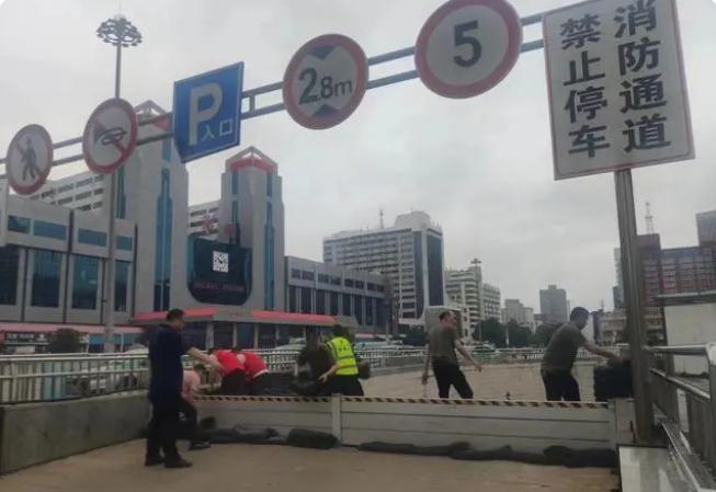 鄭州市國動辦(市人防辦)組織開展人防工程防汛實戰演練